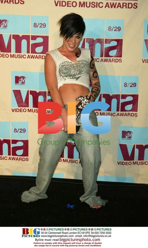 Singer PINK at 2002 MTV VMAs