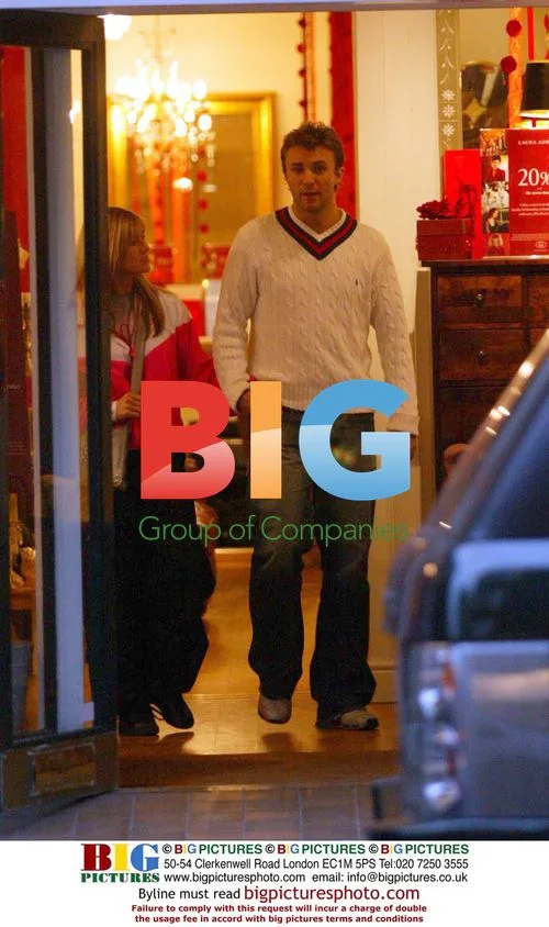 Robbie Williams ex-flat Jonathan Wilkes furniture shopping