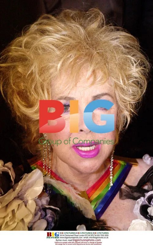 Liz Taylor at Kennedy Center Honors 2002