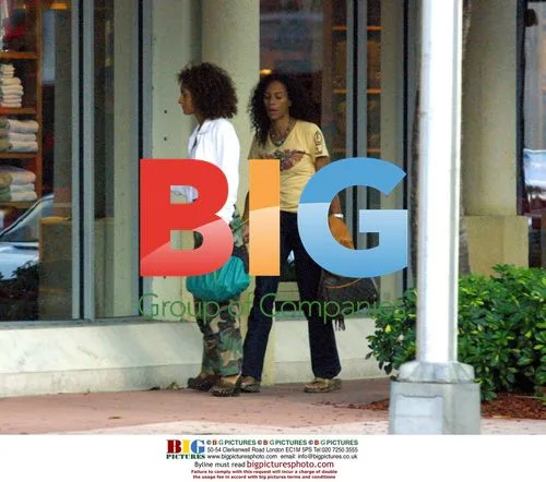 BARBARA FELTUS, BORIS BECKER'S EX, SHOPPING IN MIAMI