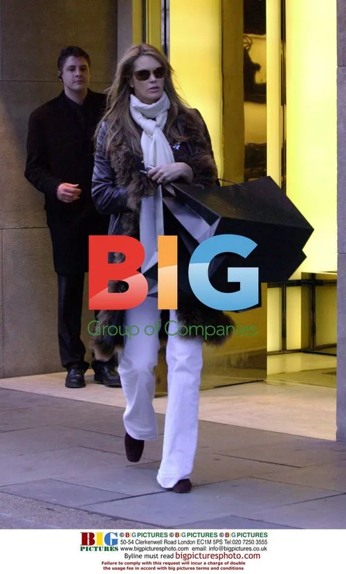 Model Elle MacPherson Shopping in London