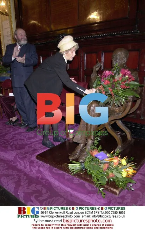 Elaine Stritch Honors Noel Coward