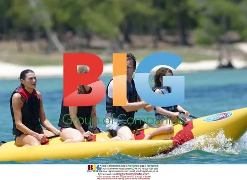 Ewan McGregor on Holiday in Mauritius