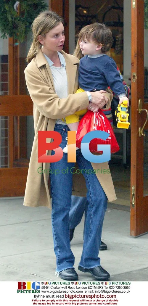 Calista Flockhart Christmas Shopping