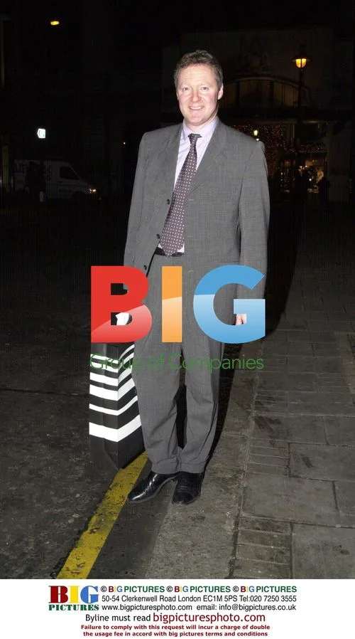 Rory Bremner Out Shopping in London