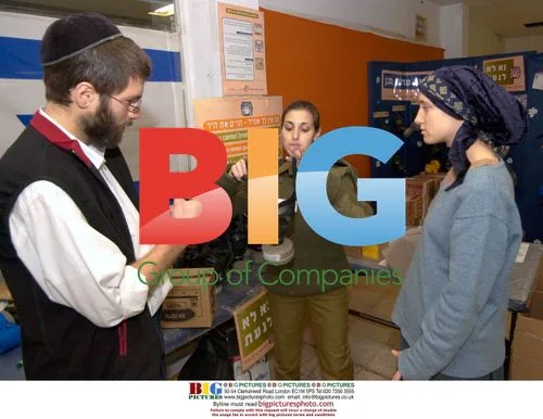 Israelis Receive New Gas Masks