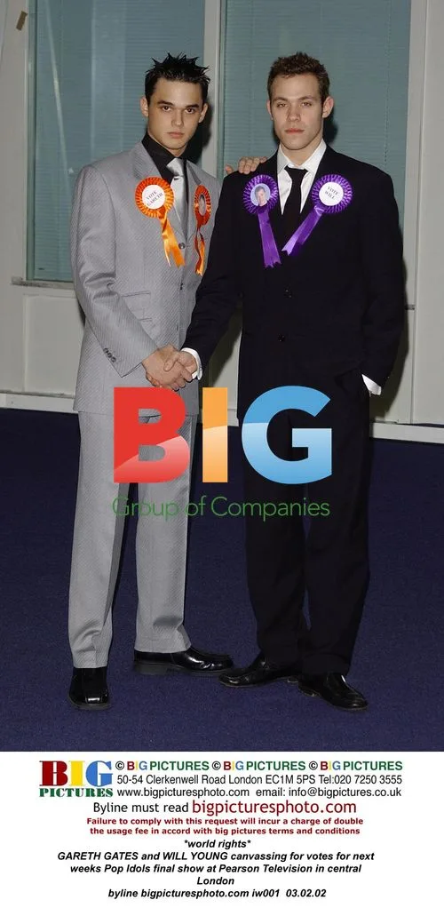 Gareth Gates and Will Young campaigning for Pop Idols