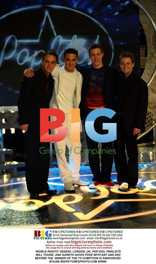 Pop Idol Finalists Pose with Ant and Dec