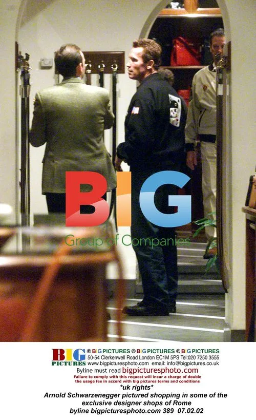 Arnold Schwarzenegger Shopping in Rome