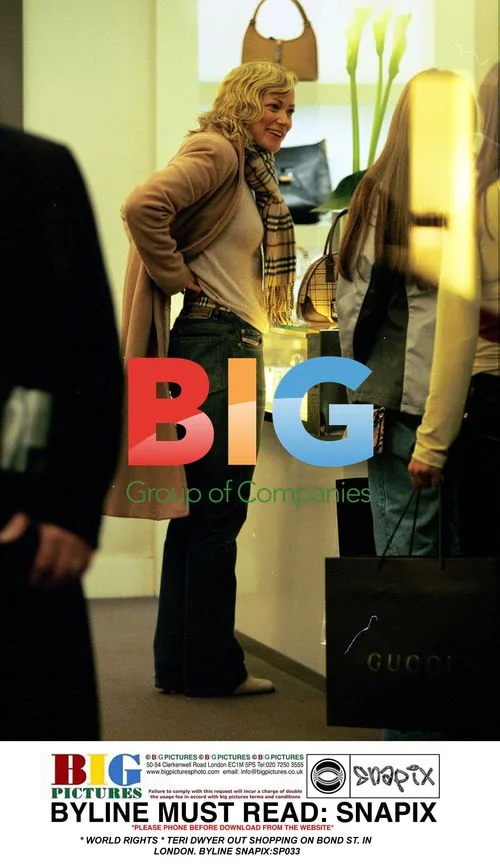 Teri Dwyer Shopping on Bond Street