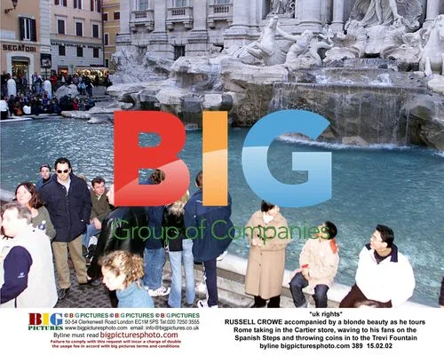 Russell Crowe tours Rome's landmarks