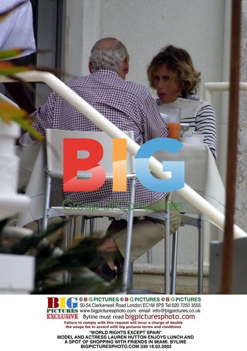 Lauren Hutton Enjoys Lunch and Shopping in Miami