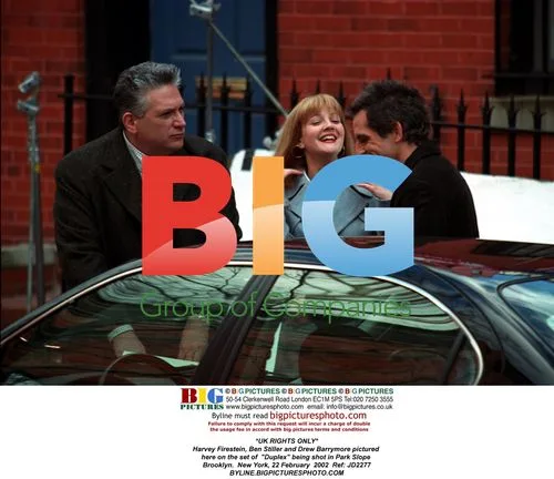 Harvey Firestein, Ben Stiller and Drew Barrymore on "Duplex" set