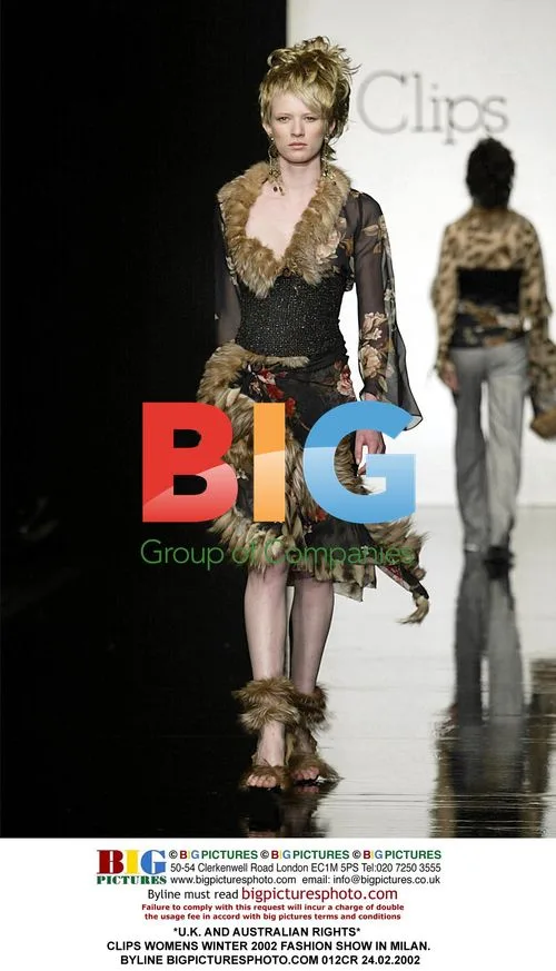 Clips Women's Winter 2002 Fashion Show in Milan