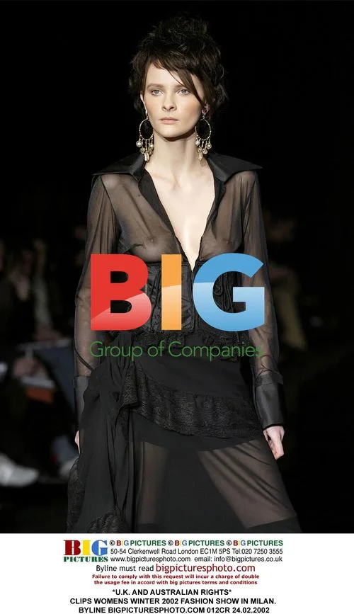 Winter 2002 Women's Fashion Show in Milan