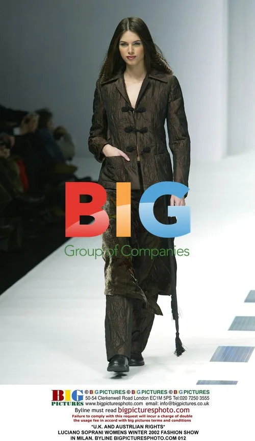 Luciano Soprani Women's Winter 2002 Fashion Show