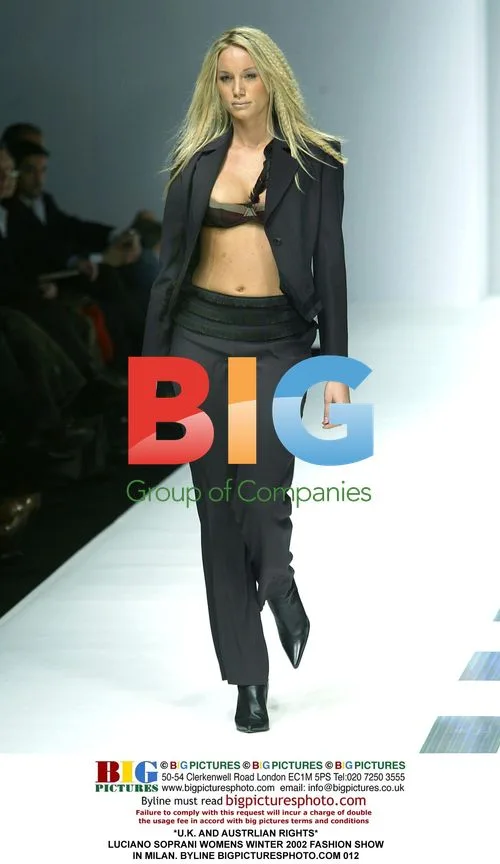 Luciano Soprani Women's Winter 2002 Fashion Show