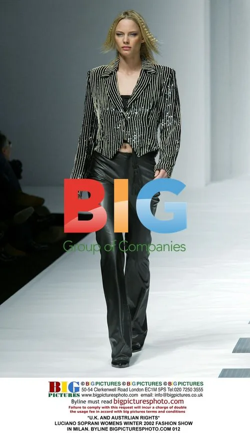 Luciano Soprani Women's Winter 2002 Fashion Show