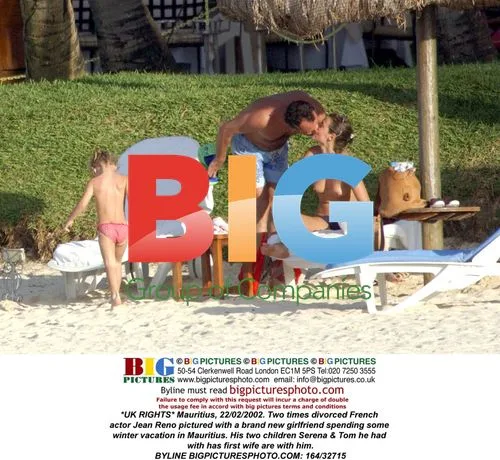 Jean Reno on Mauritius vacation with family