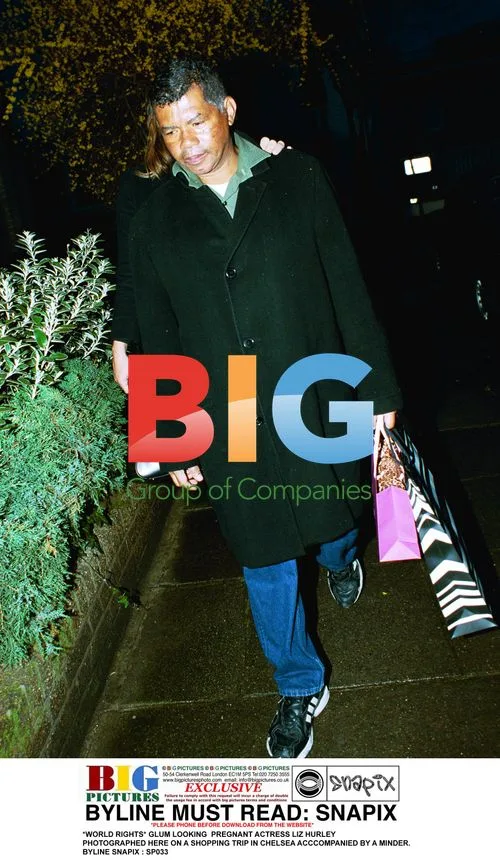 Pregnant Liz Hurley on Shopping Trip