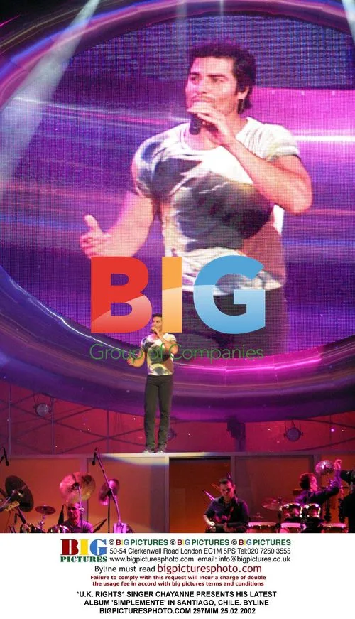 SINGER CHAYANNE PRESENTS ALBUM 'SIMPLEMENTE' IN SANTIAGO