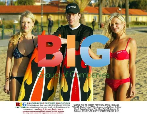 Olivier Panis with local girls at Australian GP