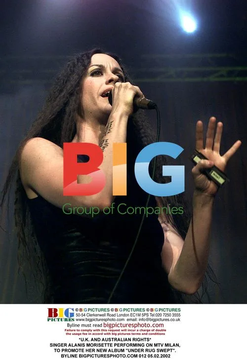 Alanis Morisette Performs on MTV Milan