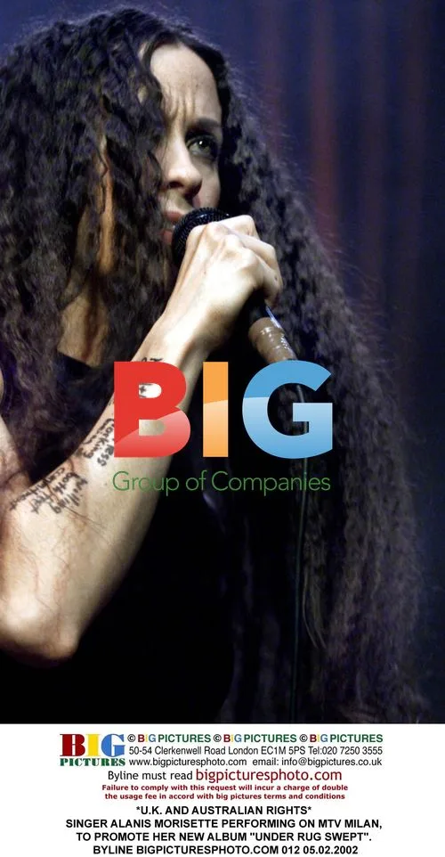 Alanis Morissette Performs on MTV Milan