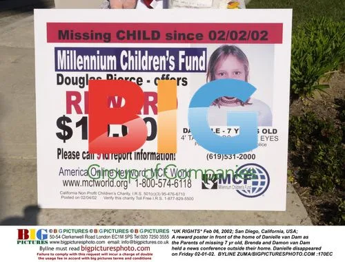 Reward poster for missing Danielle van Dam