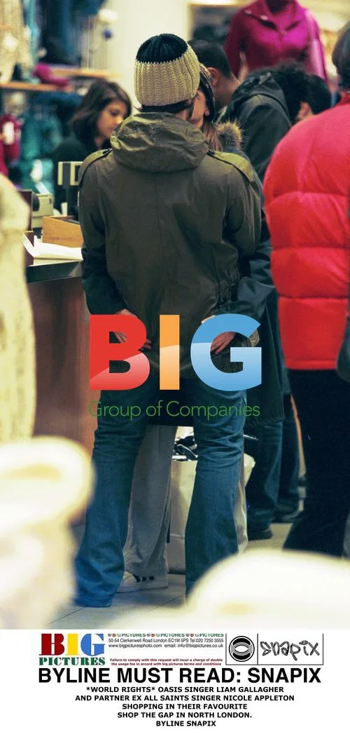 Liam Gallagher and Nicole Appleton Shopping