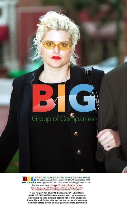 Anna Nicole Smith Arrives at Court