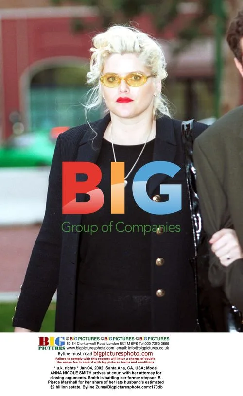 Anna Nicole Smith Arrives at Court in CA
