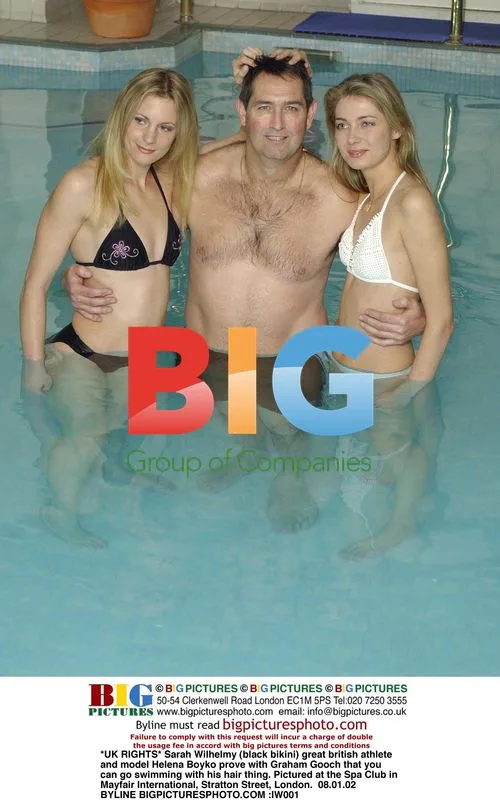Sarah Wilhelmy and Helena Boyko swim with Graham Gooch