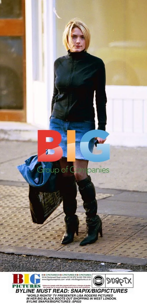 TV Presenter Lisa Rogers Shopping in West London