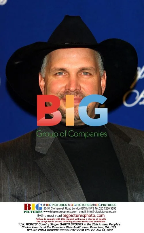 Garth Brooks at the 28th Annual People's Choice Awards
