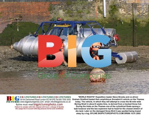 Expedition team tests amphibious vehicle