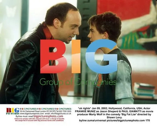 Frankie Muniz & Paul Giamatti in "Big Fat Liar"