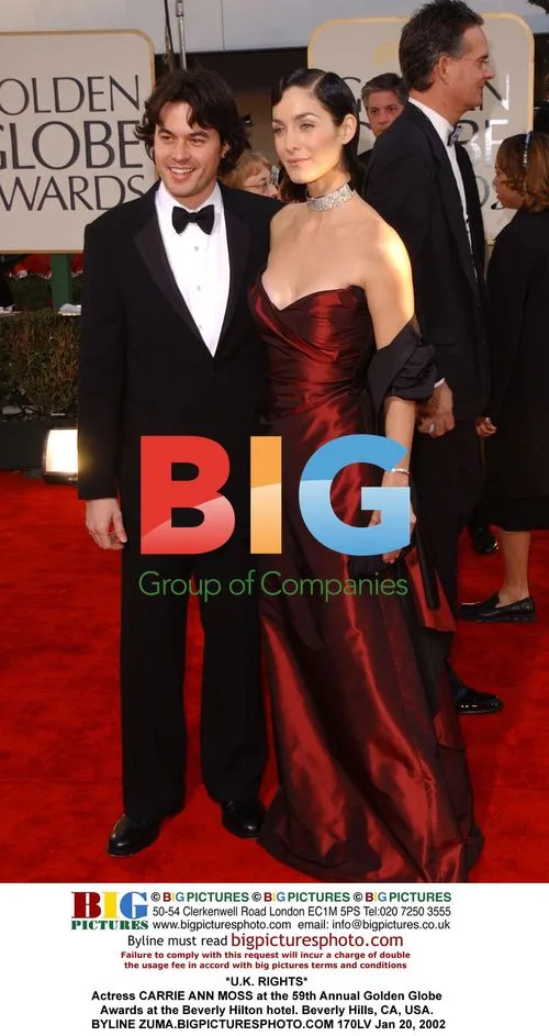 Carrie Ann Moss at 59th Golden Globe Awards