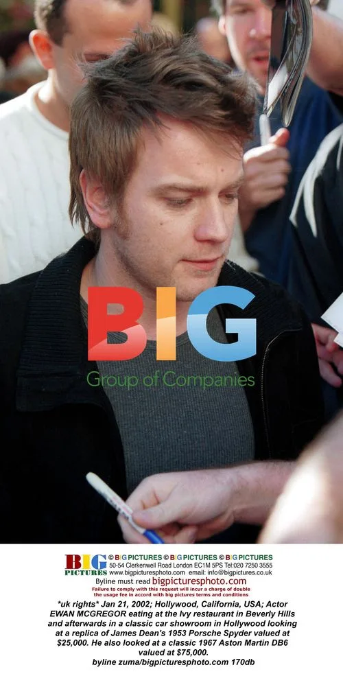 Ewan McGregor Dining, Car Shopping in Hollywood