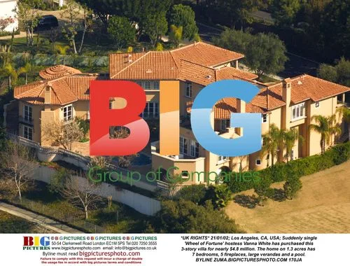Vanna White Buys $4.8M Villa in LA
