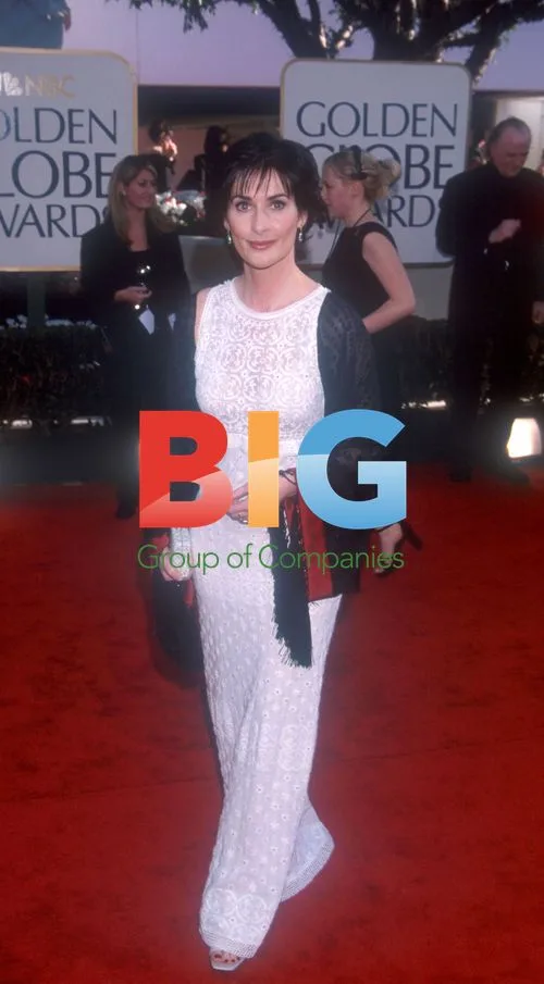 ENYA at 59th Golden Globe Awards