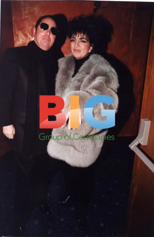 Liza Maneley and boyfriend leave China Whites