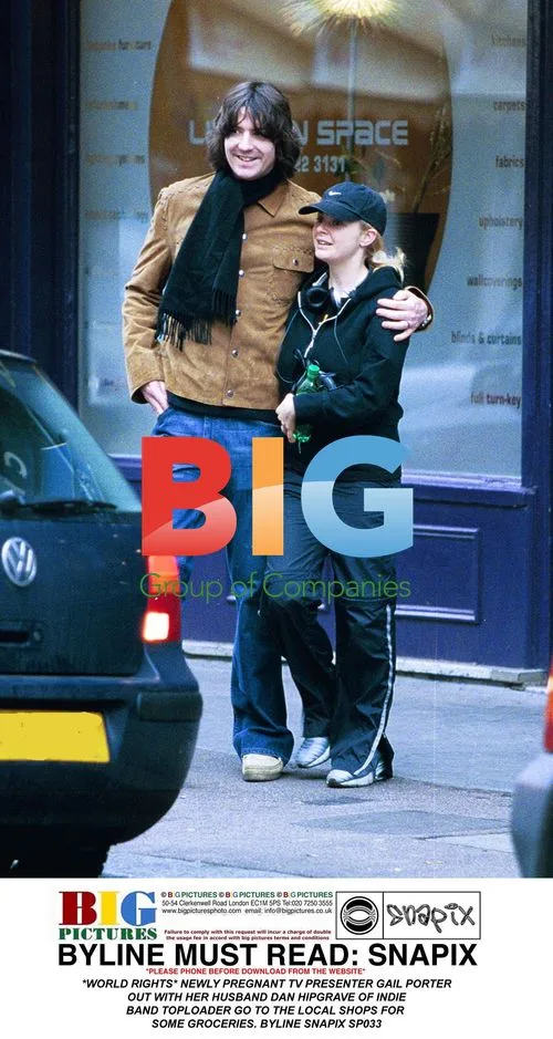 Pregnant TV Presenter Gail Porter Out Shopping