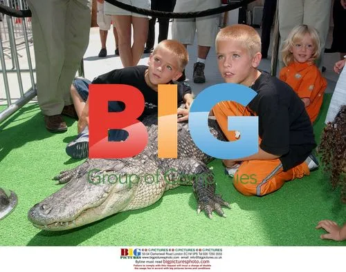Dylan and Cole Sprouse at "Crocodile Hunter" Premiere