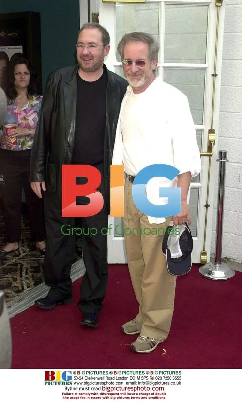 Spielberg and Sonnenfeld at "Men in Black 2" screening