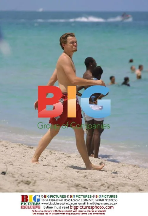 DiCaprio and Maguire relax on Miami Beach