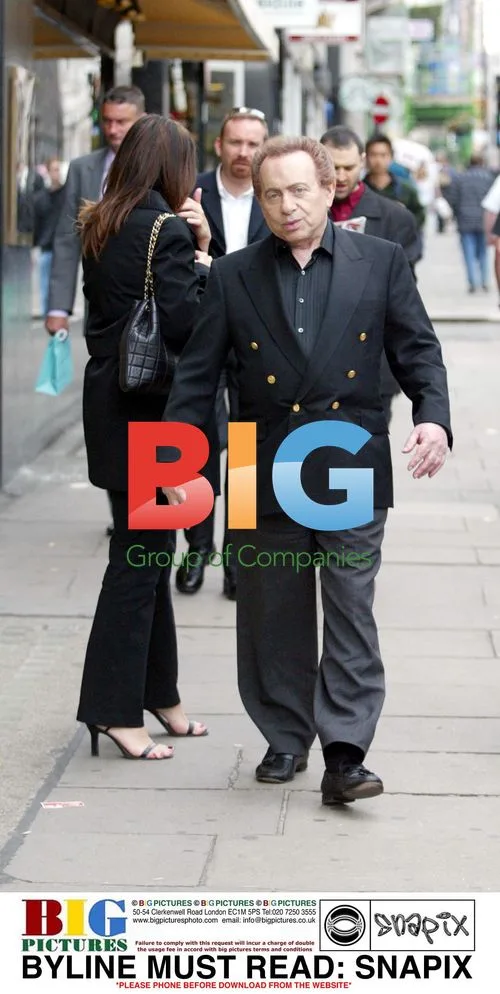 JACKIE MASON TAKES A STROLL IN NORTH LONDON