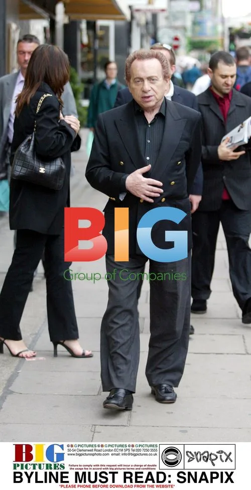 Legendary Comedian Jackie Mason Strolls in London