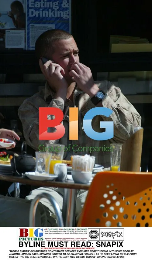 Big Brother's Spencer Eating at Cafe