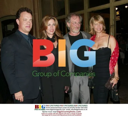 Tom Hanks and others at "Road To Perdition" premiere
